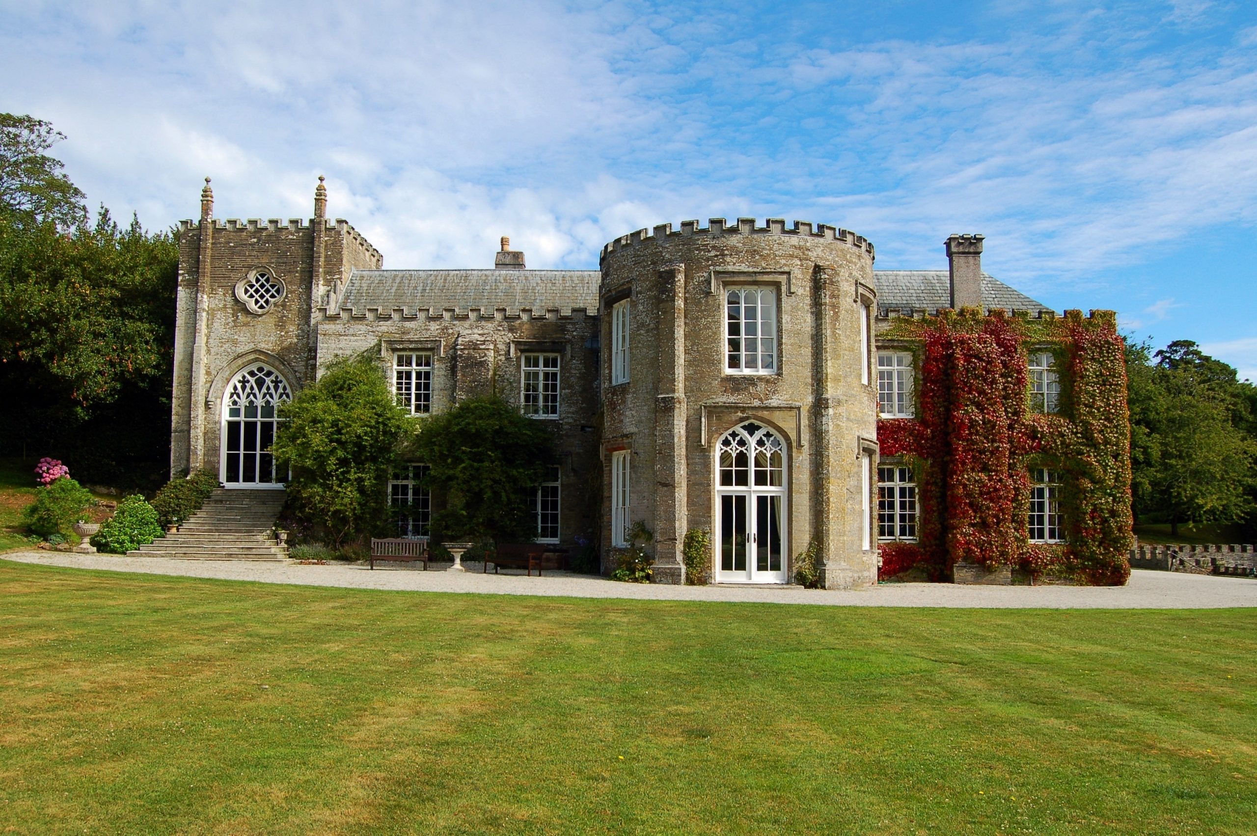 High net worth bespoke country estate